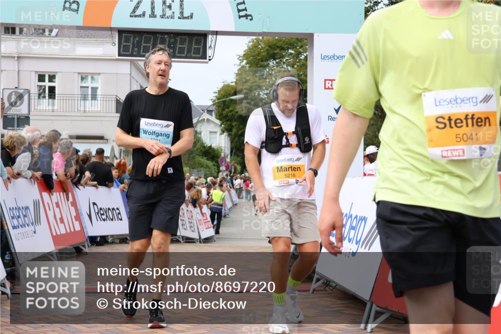31.08.2025 - 21. Blankeneser Heldenlauf Strokosch-Dieckow http://msf.ph/oto/8697220 31.08.2025 12:18:46 Ziel 5218, 5041, 5195, 5411, 4065, 4221 meine-sportfotos.de