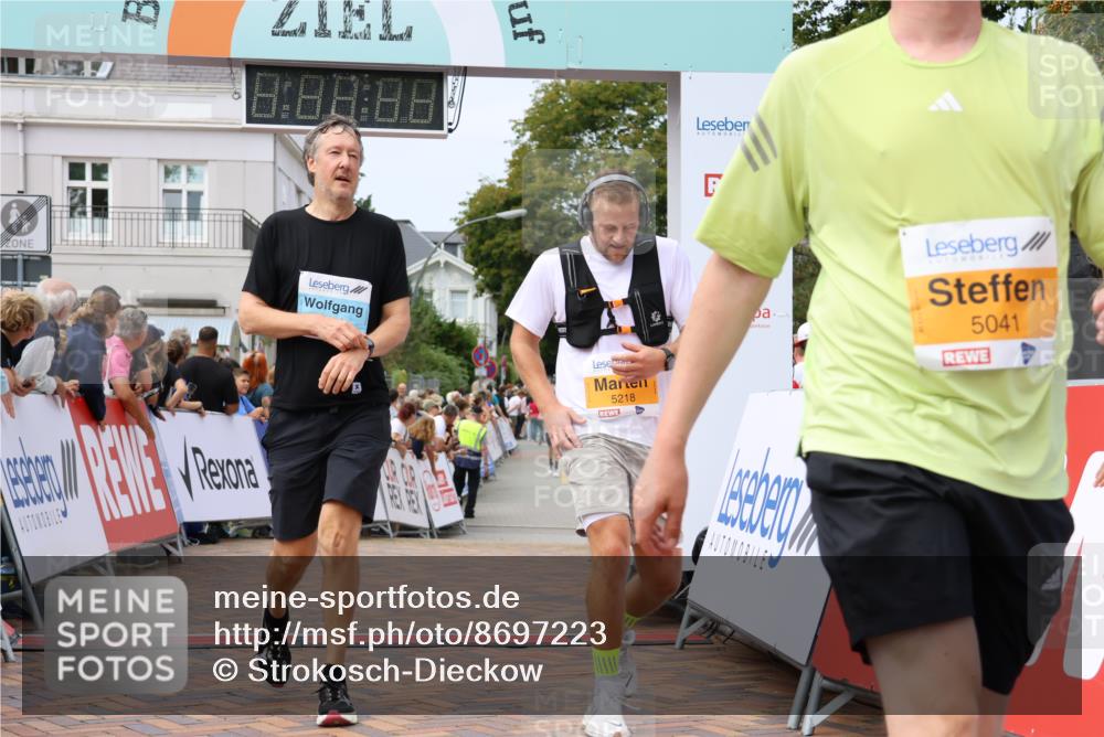 31.08.2025 - 21. Blankeneser Heldenlauf Strokosch-Dieckow http://msf.ph/oto/8697223 31.08.2025 12:18:46 Ziel 5218, 5041, 5195, 5411, 4065, 4221 meine-sportfotos.de