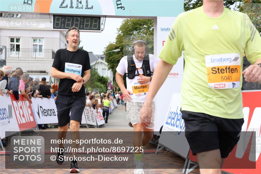 31.08.2025 - 21. Blankeneser Heldenlauf Strokosch-Dieckow http://msf.ph/oto/8697225 31.08.2025 12:18:46 Ziel 5218, 5041, 5195, 5411, 4065, 4221 meine-sportfotos.de