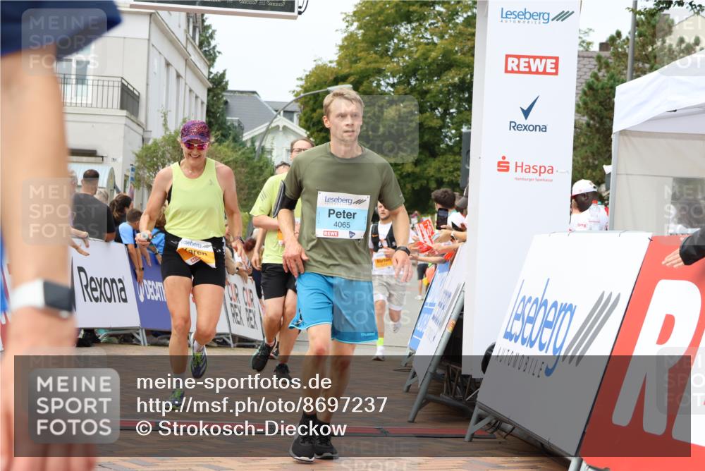 31.08.2025 - 21. Blankeneser Heldenlauf Strokosch-Dieckow http://msf.ph/oto/8697237 31.08.2025 12:18:43 Ziel 5218, 5041, 5195, 5411, 4065, 4221 meine-sportfotos.de