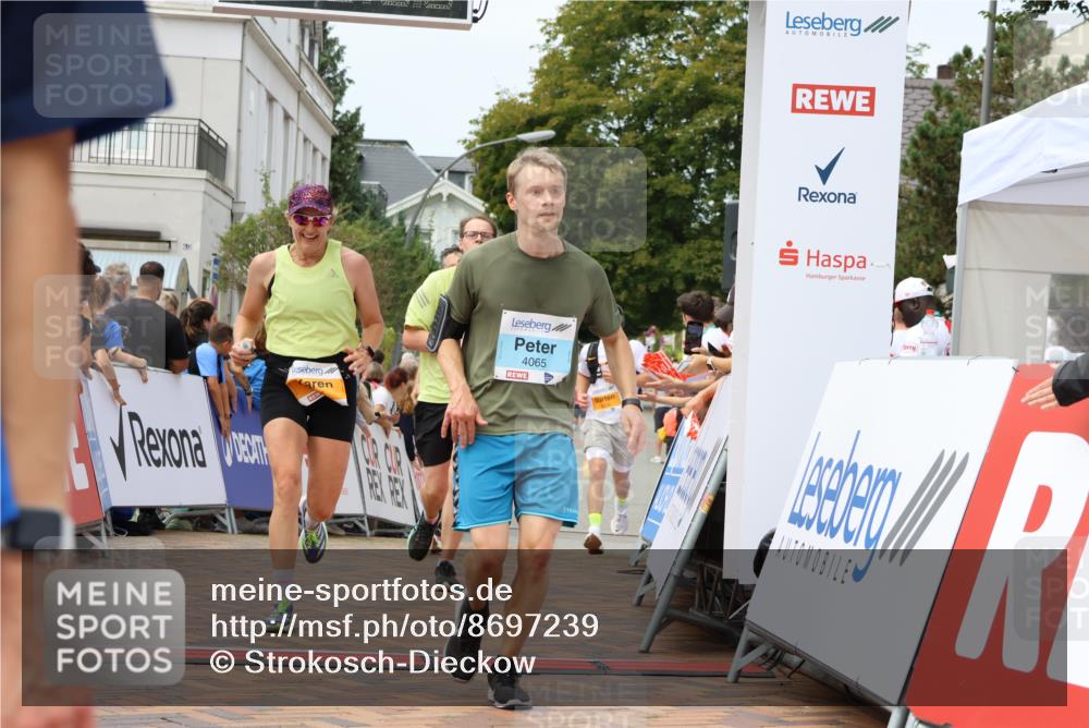 31.08.2025 - 21. Blankeneser Heldenlauf Strokosch-Dieckow http://msf.ph/oto/8697239 31.08.2025 12:18:43 Ziel 5218, 5041, 5195, 5411, 4065, 4221 meine-sportfotos.de