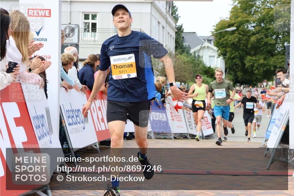 31.08.2025 - 21. Blankeneser Heldenlauf Strokosch-Dieckow http://msf.ph/oto/8697246 31.08.2025 12:18:40 Ziel 5041, 5195, 5411, 4065 meine-sportfotos.de