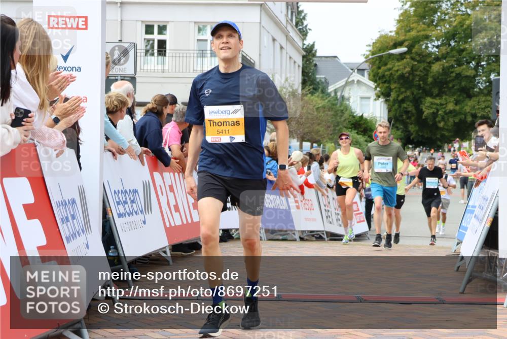 31.08.2025 - 21. Blankeneser Heldenlauf Strokosch-Dieckow http://msf.ph/oto/8697251 31.08.2025 12:18:40 Ziel 5041, 5195, 5411, 4065 meine-sportfotos.de