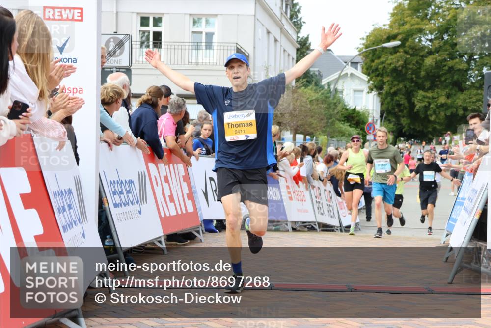 31.08.2025 - 21. Blankeneser Heldenlauf Strokosch-Dieckow http://msf.ph/oto/8697268 31.08.2025 12:18:40 Ziel 5041, 5195, 5411, 4065 meine-sportfotos.de
