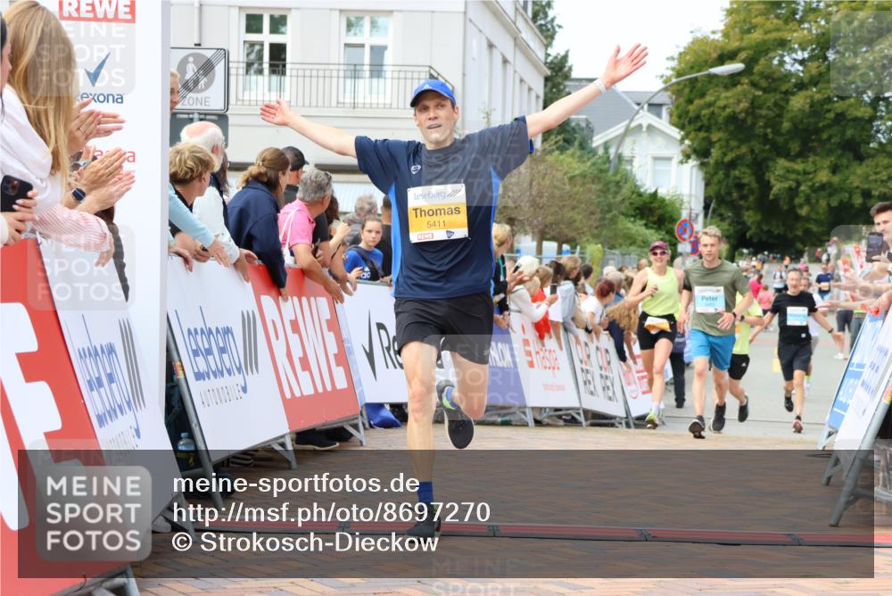 31.08.2025 - 21. Blankeneser Heldenlauf Strokosch-Dieckow http://msf.ph/oto/8697270 31.08.2025 12:18:39 Ziel 5041, 5195, 5411, 4065 meine-sportfotos.de