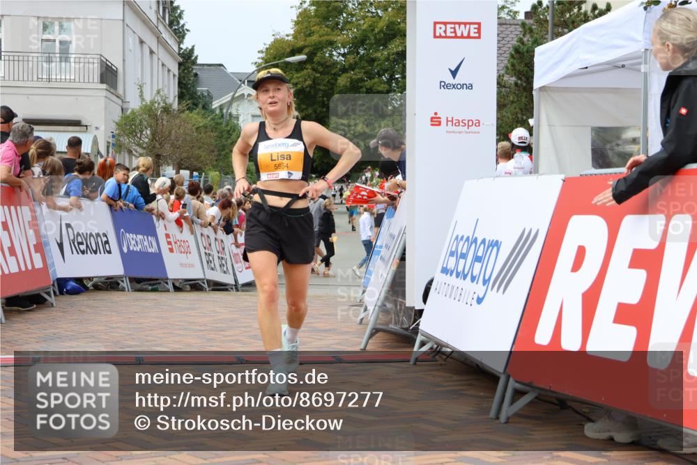 31.08.2025 - 21. Blankeneser Heldenlauf Strokosch-Dieckow http://msf.ph/oto/8697277 31.08.2025 12:18:27 Ziel 5670, 5554 meine-sportfotos.de