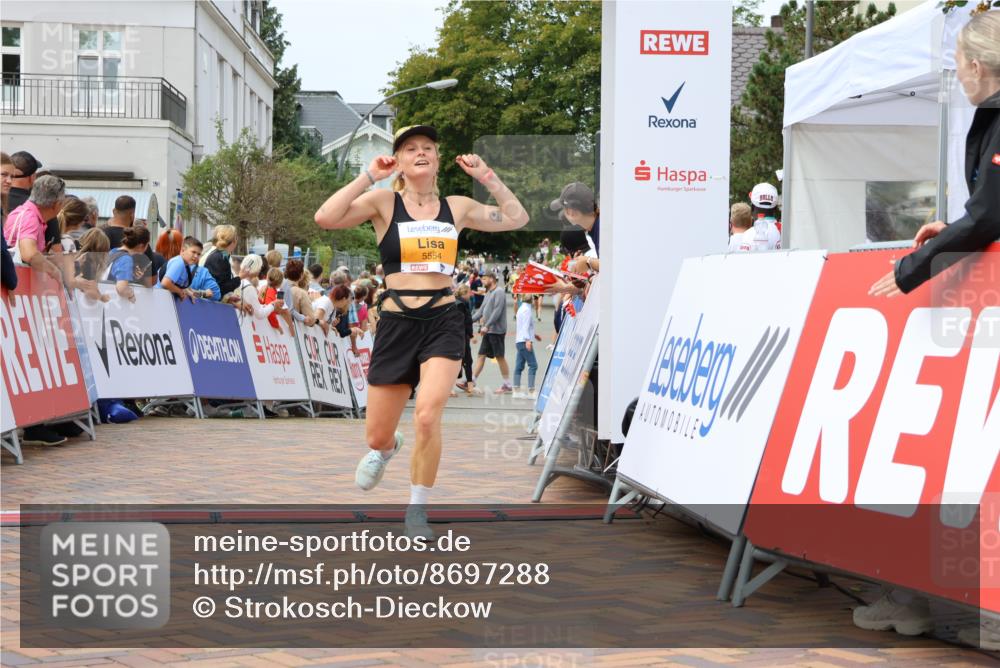 31.08.2025 - 21. Blankeneser Heldenlauf Strokosch-Dieckow http://msf.ph/oto/8697288 31.08.2025 12:18:27 Ziel 5670, 5554 meine-sportfotos.de