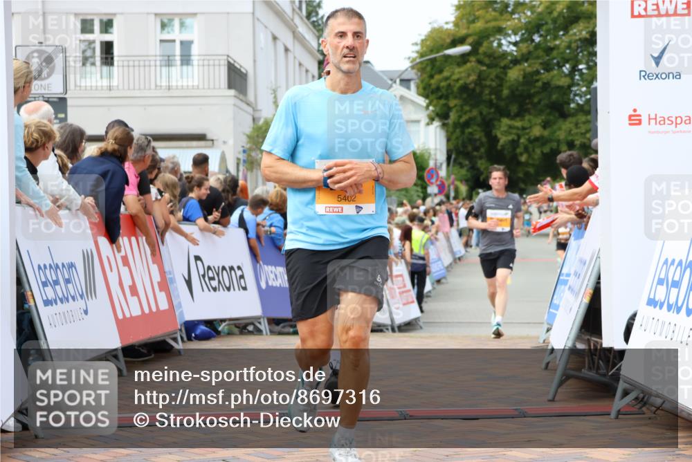 31.08.2025 - 21. Blankeneser Heldenlauf Strokosch-Dieckow http://msf.ph/oto/8697316 31.08.2025 12:18:18 Ziel 5670, 5827, 5402, 4137 meine-sportfotos.de