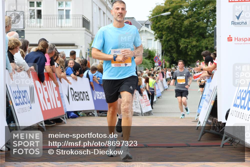 31.08.2025 - 21. Blankeneser Heldenlauf Strokosch-Dieckow http://msf.ph/oto/8697323 31.08.2025 12:18:18 Ziel 5670, 5827, 5402, 4137 meine-sportfotos.de