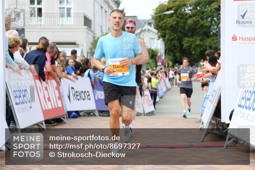 31.08.2025 - 21. Blankeneser Heldenlauf Strokosch-Dieckow http://msf.ph/oto/8697327 31.08.2025 12:18:17 Ziel 5670, 5827, 5402, 4137 meine-sportfotos.de