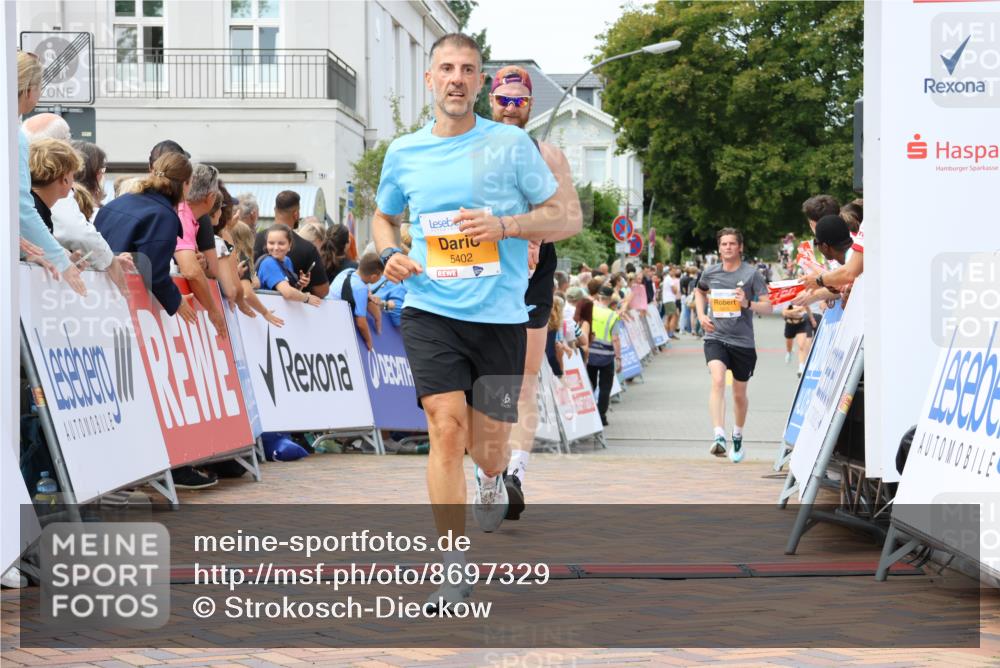 31.08.2025 - 21. Blankeneser Heldenlauf Strokosch-Dieckow http://msf.ph/oto/8697329 31.08.2025 12:18:17 Ziel 5670, 5827, 5402, 4137 meine-sportfotos.de