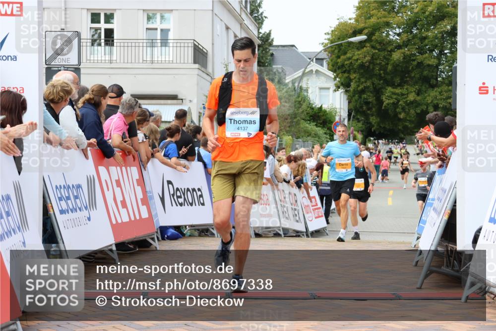 31.08.2025 - 21. Blankeneser Heldenlauf Strokosch-Dieckow http://msf.ph/oto/8697338 31.08.2025 12:18:14 Ziel 5827, 5402, 4137 meine-sportfotos.de