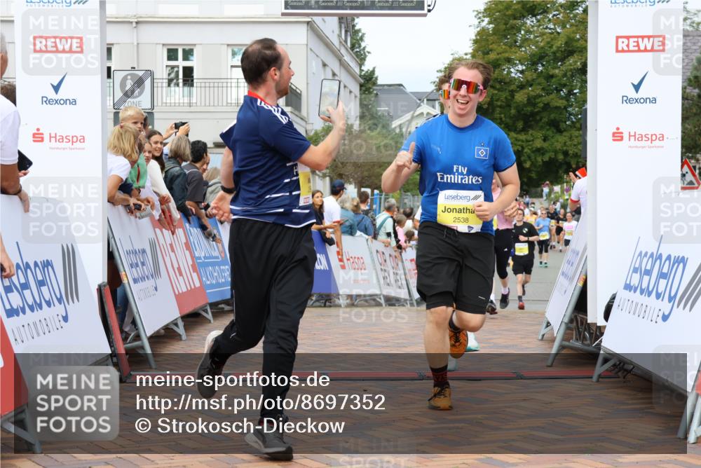 31.08.2025 - 21. Blankeneser Heldenlauf Strokosch-Dieckow http://msf.ph/oto/8697352 31.08.2025 10:29:33 Ziel 2578, 2614, 2615, 2684, 2538, 2558, 2277 meine-sportfotos.de