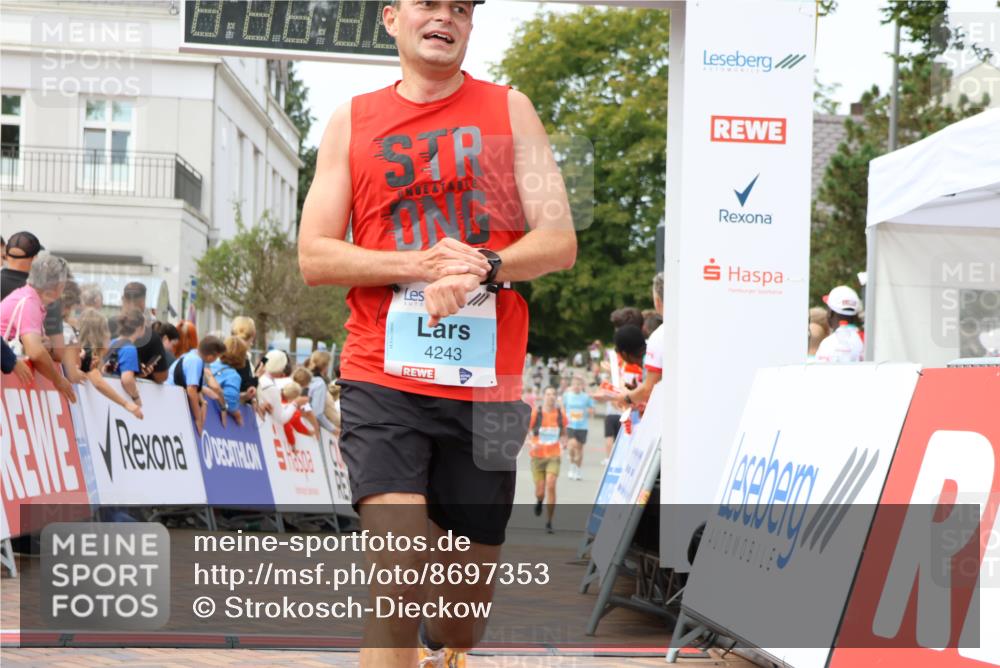 31.08.2025 - 21. Blankeneser Heldenlauf Strokosch-Dieckow http://msf.ph/oto/8697353 31.08.2025 12:18:07 Ziel 5796, 4177, 4113, 4243 meine-sportfotos.de