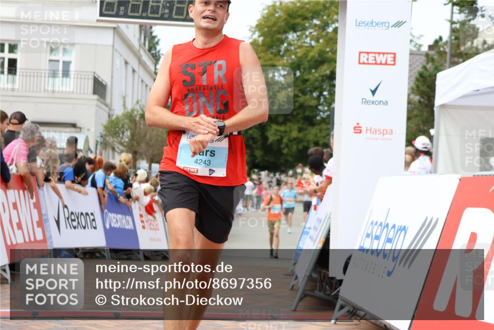 31.08.2025 - 21. Blankeneser Heldenlauf Strokosch-Dieckow http://msf.ph/oto/8697356 31.08.2025 12:18:07 Ziel 5796, 4177, 4113, 4243 meine-sportfotos.de