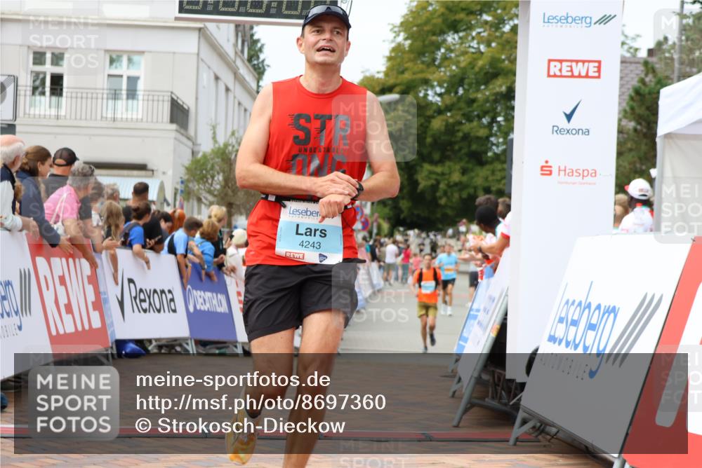 31.08.2025 - 21. Blankeneser Heldenlauf Strokosch-Dieckow http://msf.ph/oto/8697360 31.08.2025 12:18:07 Ziel 5796, 4177, 4113, 4243 meine-sportfotos.de