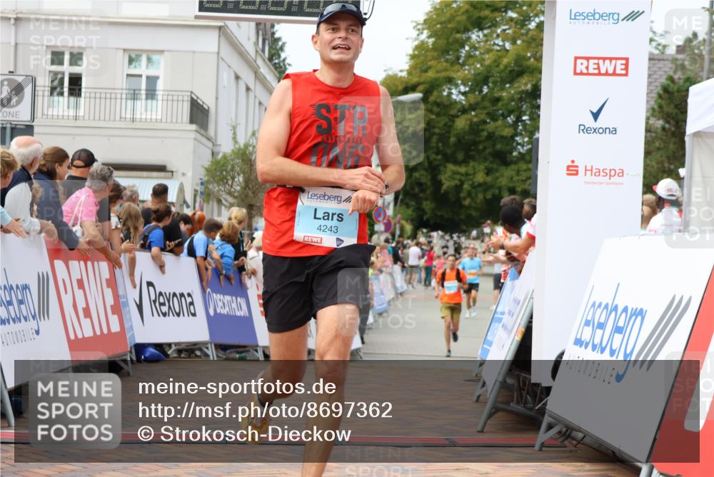 31.08.2025 - 21. Blankeneser Heldenlauf Strokosch-Dieckow http://msf.ph/oto/8697362 31.08.2025 12:18:07 Ziel 5796, 4177, 4113, 4243 meine-sportfotos.de