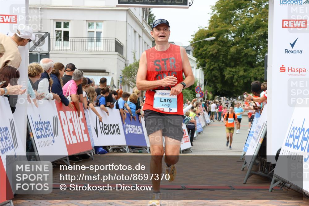 31.08.2025 - 21. Blankeneser Heldenlauf Strokosch-Dieckow http://msf.ph/oto/8697370 31.08.2025 12:18:06 Ziel 5796, 4177, 4113, 4243 meine-sportfotos.de