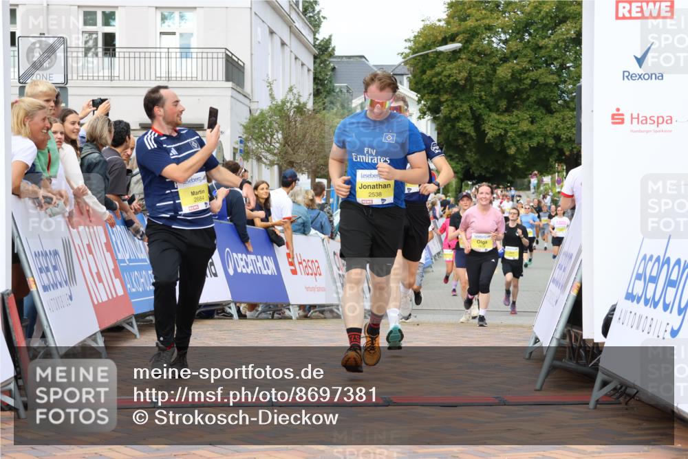 31.08.2025 - 21. Blankeneser Heldenlauf Strokosch-Dieckow http://msf.ph/oto/8697381 31.08.2025 10:29:32 Ziel 2614, 2615, 2684, 2538, 2558, 2277 meine-sportfotos.de
