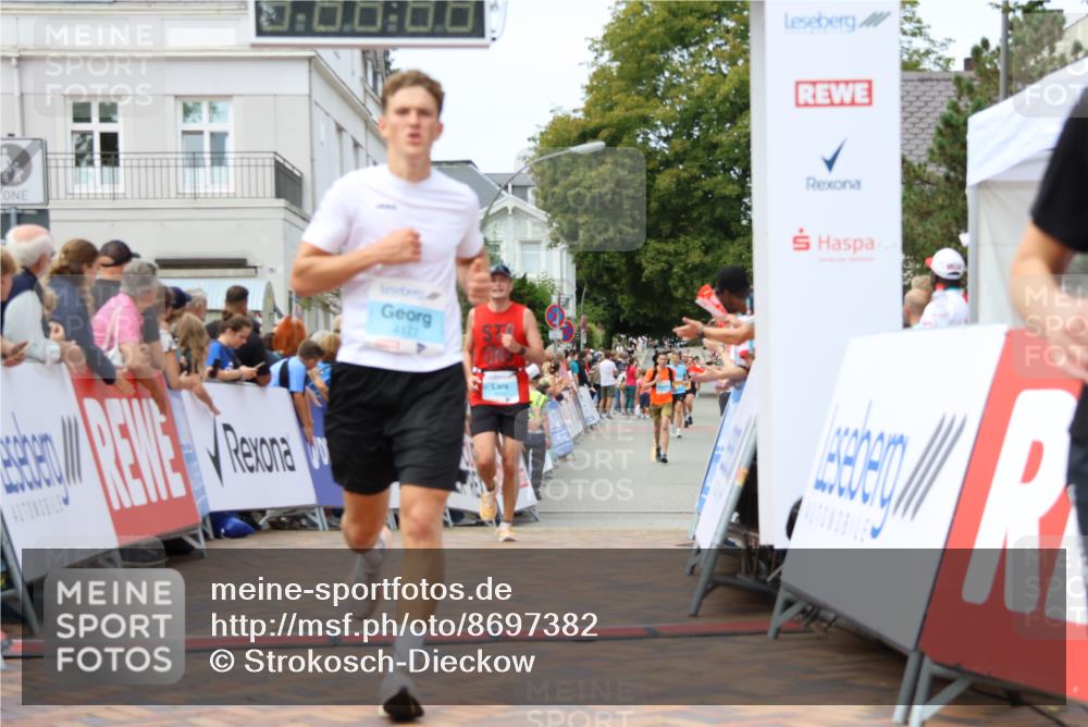 31.08.2025 - 21. Blankeneser Heldenlauf Strokosch-Dieckow http://msf.ph/oto/8697382 31.08.2025 12:18:04 Ziel 5796, 5082, 4177, 4113, 4243 meine-sportfotos.de