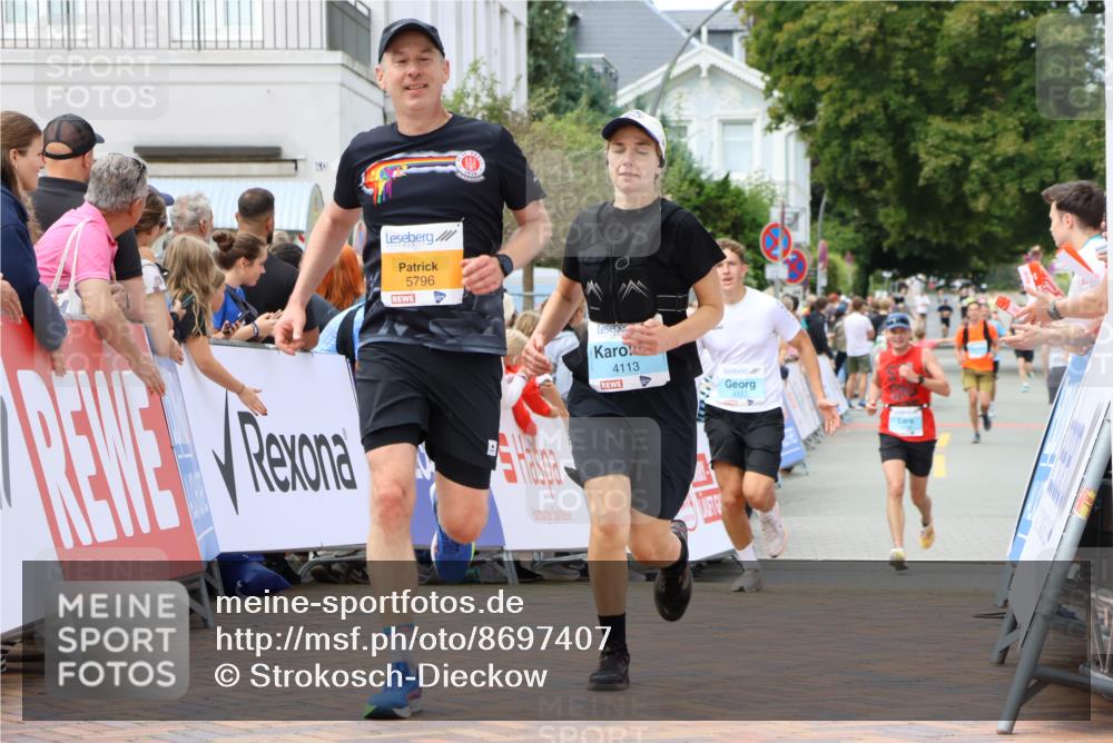 31.08.2025 - 21. Blankeneser Heldenlauf Strokosch-Dieckow http://msf.ph/oto/8697407 31.08.2025 12:18:01 Ziel 5796, 5082, 4177, 4113, 4243 meine-sportfotos.de