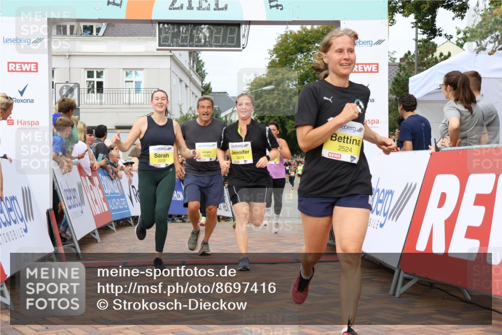 31.08.2025 - 21. Blankeneser Heldenlauf Strokosch-Dieckow http://msf.ph/oto/8697416 31.08.2025 10:34:52 Ziel 2524, 2244, 2214, 2215, 2655, 2488, 2548, 2549, 2438, 2439, 2441, 2442, 2048 meine-sportfotos.de