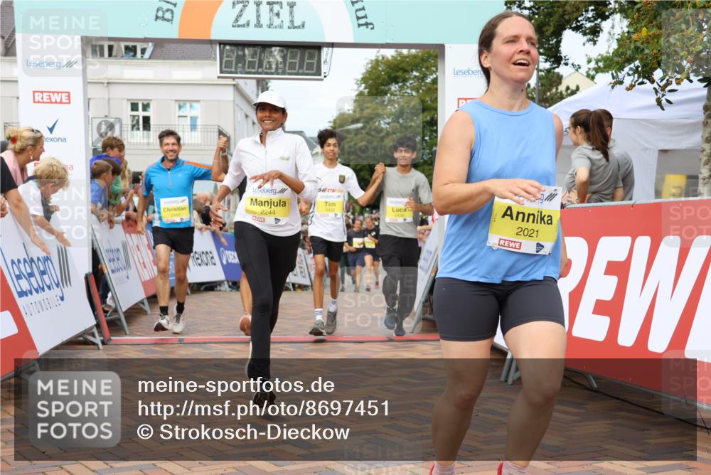 31.08.2025 - 21. Blankeneser Heldenlauf Strokosch-Dieckow http://msf.ph/oto/8697451 31.08.2025 10:34:46 Ziel 2524, 2244, 2021, 2424, 2668, 2669, 2667, 2298, 2438, 2439, 2349, 2441, 2442, 2350, 2048 meine-sportfotos.de