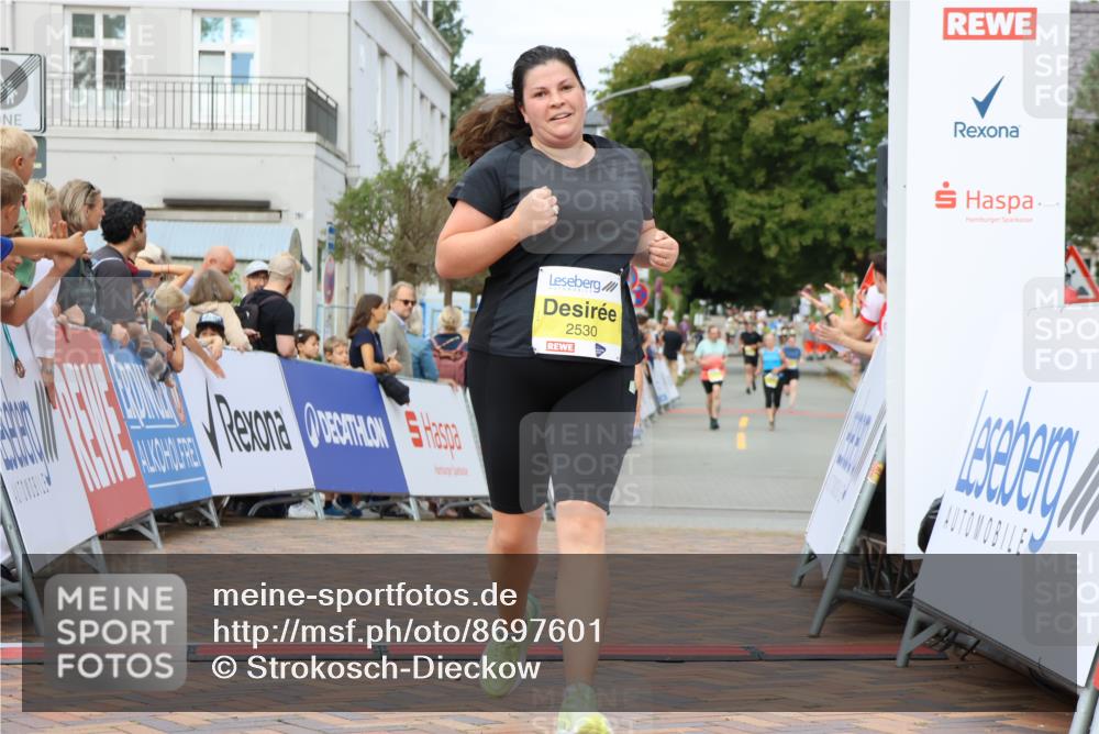 31.08.2025 - 21. Blankeneser Heldenlauf Strokosch-Dieckow http://msf.ph/oto/8697601 31.08.2025 10:33:48 Ziel 2635, 2634, 2530, 2534 meine-sportfotos.de