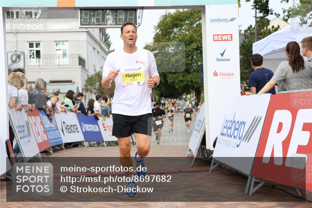 31.08.2025 - 21. Blankeneser Heldenlauf Strokosch-Dieckow http://msf.ph/oto/8697682 31.08.2025 10:28:07 Ziel 2112, 2348, 2068, 2067, 2741, 2659, 2261 meine-sportfotos.de
