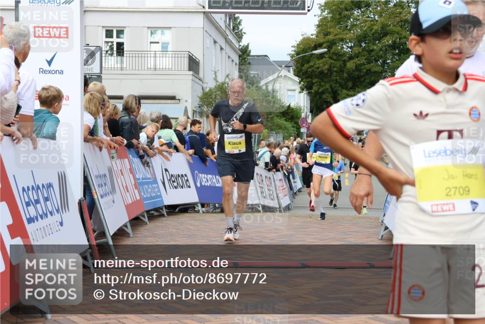 31.08.2025 - 21. Blankeneser Heldenlauf Strokosch-Dieckow http://msf.ph/oto/8697772 31.08.2025 10:27:47 Ziel 2577, 2425, 2402, 2080 meine-sportfotos.de