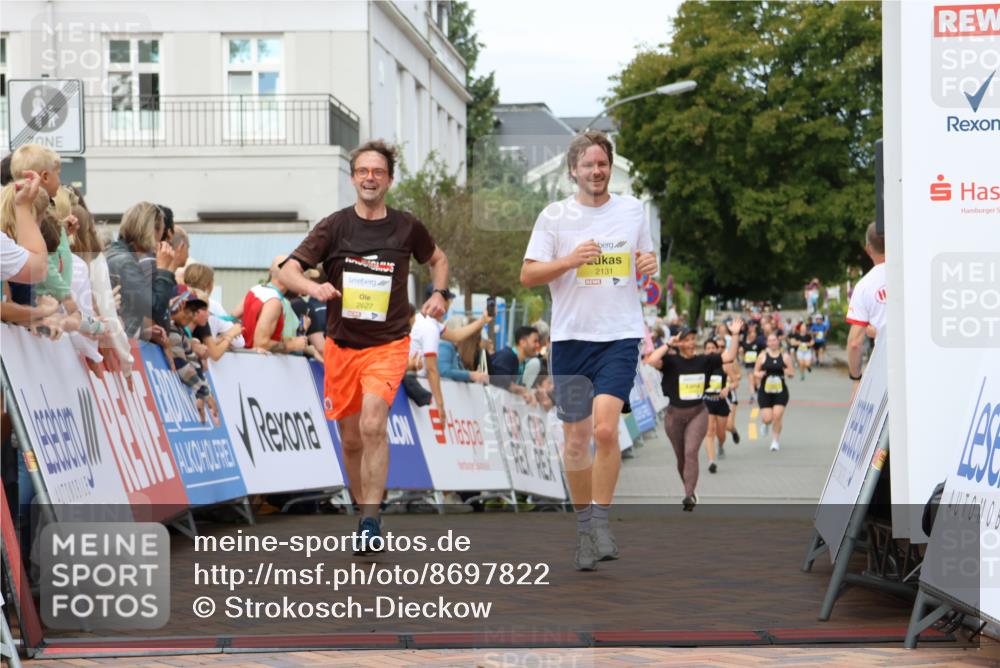 31.08.2025 - 21. Blankeneser Heldenlauf Strokosch-Dieckow http://msf.ph/oto/8697822 31.08.2025 10:32:17 Ziel 2418, 2131, 2182, 2627 meine-sportfotos.de