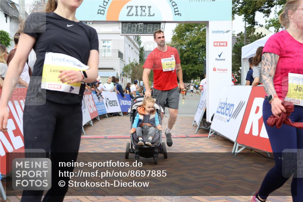 31.08.2025 - 21. Blankeneser Heldenlauf Strokosch-Dieckow http://msf.ph/oto/8697885 31.08.2025 10:32:04 Ziel 2679, 2678, 2222, 2567, 2734, 2735, 2105, 2228, 2501 meine-sportfotos.de