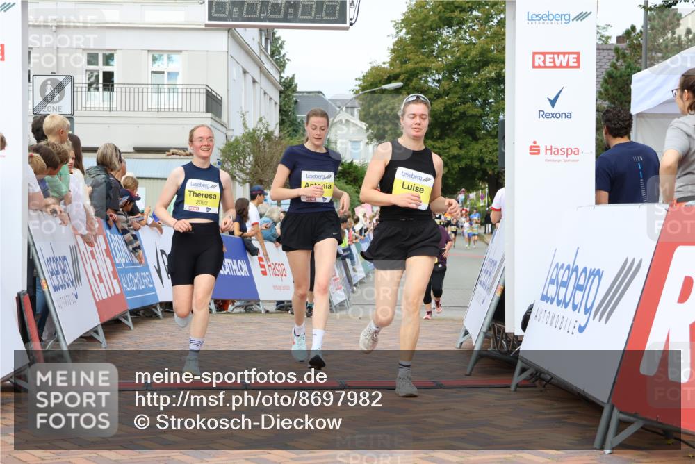 31.08.2025 - 21. Blankeneser Heldenlauf Strokosch-Dieckow http://msf.ph/oto/8697982 31.08.2025 10:31:36 Ziel 2664, 2740, 2406, 2190, 2092, 2079, 2653, 2155, 2443 meine-sportfotos.de