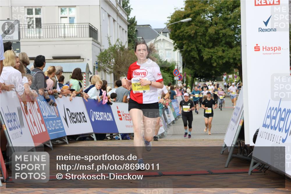 31.08.2025 - 21. Blankeneser Heldenlauf Strokosch-Dieckow http://msf.ph/oto/8698011 31.08.2025 10:26:30 Ziel 2254, 2497, 2688 meine-sportfotos.de
