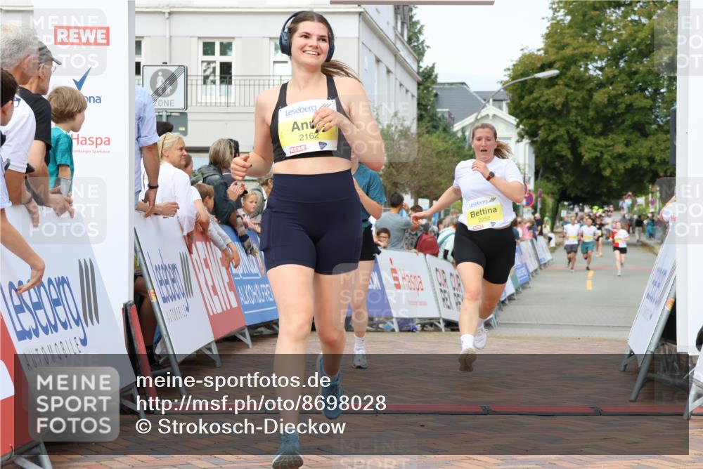 31.08.2025 - 21. Blankeneser Heldenlauf Strokosch-Dieckow http://msf.ph/oto/8698028 31.08.2025 10:26:19 Ziel 2162, 2046, 2252, 2564, 2467 meine-sportfotos.de
