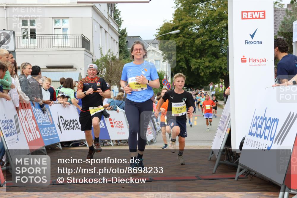 31.08.2025 - 21. Blankeneser Heldenlauf Strokosch-Dieckow http://msf.ph/oto/8698233 31.08.2025 10:30:36 Ziel 2560, 2106, 2599, 2102 meine-sportfotos.de