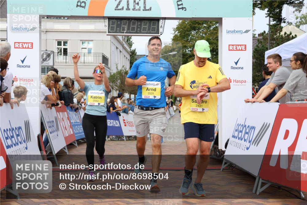 31.08.2025 - 21. Blankeneser Heldenlauf Strokosch-Dieckow http://msf.ph/oto/8698504 31.08.2025 10:28:23 Ziel 2249, 2140, 2133, 2625, 2431, 2088, 2052, 2531 meine-sportfotos.de