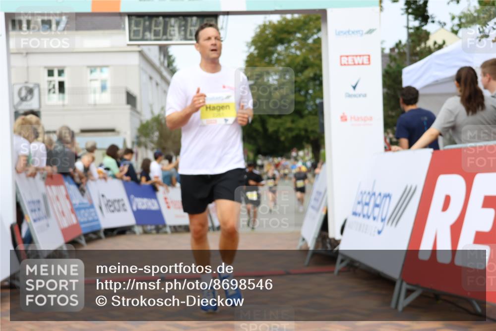 31.08.2025 - 21. Blankeneser Heldenlauf Strokosch-Dieckow http://msf.ph/oto/8698546 31.08.2025 10:28:07 Ziel 2112, 2348, 2068, 2067, 2741, 2659, 2261 meine-sportfotos.de