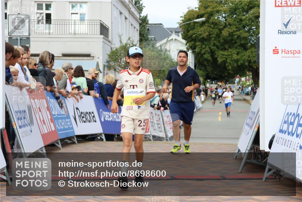 31.08.2025 - 21. Blankeneser Heldenlauf Strokosch-Dieckow http://msf.ph/oto/8698600 31.08.2025 10:27:31 Ziel 2715, 2463, 2725, 2533, 2709 meine-sportfotos.de