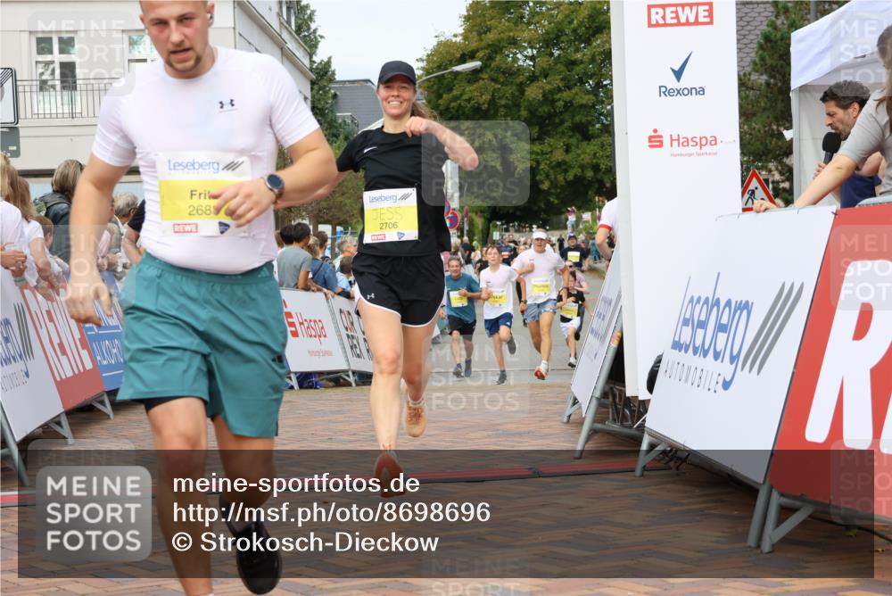 31.08.2025 - 21. Blankeneser Heldenlauf Strokosch-Dieckow http://msf.ph/oto/8698696 31.08.2025 10:26:36 Ziel 2706, 2254, 2497, 2648, 2688, 2007, 2487, 2296 meine-sportfotos.de
