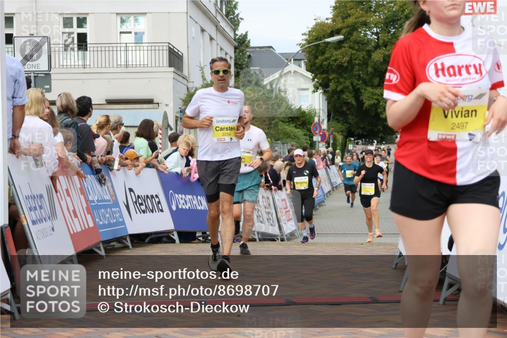 31.08.2025 - 21. Blankeneser Heldenlauf Strokosch-Dieckow http://msf.ph/oto/8698707 31.08.2025 10:26:32 Ziel 2706, 2254, 2497, 2688, 2007 meine-sportfotos.de
