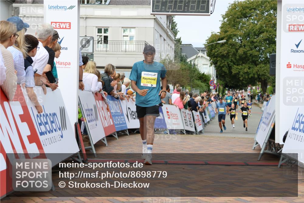 31.08.2025 - 21. Blankeneser Heldenlauf Strokosch-Dieckow http://msf.ph/oto/8698779 31.08.2025 10:25:49 Ziel 2366, 2235, 2472 meine-sportfotos.de