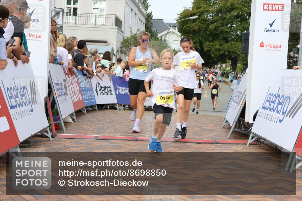 31.08.2025 - 21. Blankeneser Heldenlauf Strokosch-Dieckow http://msf.ph/oto/8698850 31.08.2025 10:25:09 Ziel 2641, 2357, 2183, 2717, 2285, 2286, 2331, 2053, 2359, 2661 meine-sportfotos.de