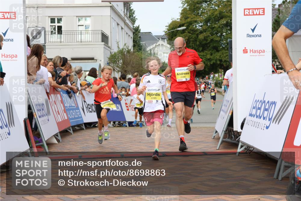 31.08.2025 - 21. Blankeneser Heldenlauf Strokosch-Dieckow http://msf.ph/oto/8698863 31.08.2025 10:25:07 Ziel 2357, 2183, 2717, 2285, 2286, 2331, 2359, 2661 meine-sportfotos.de
