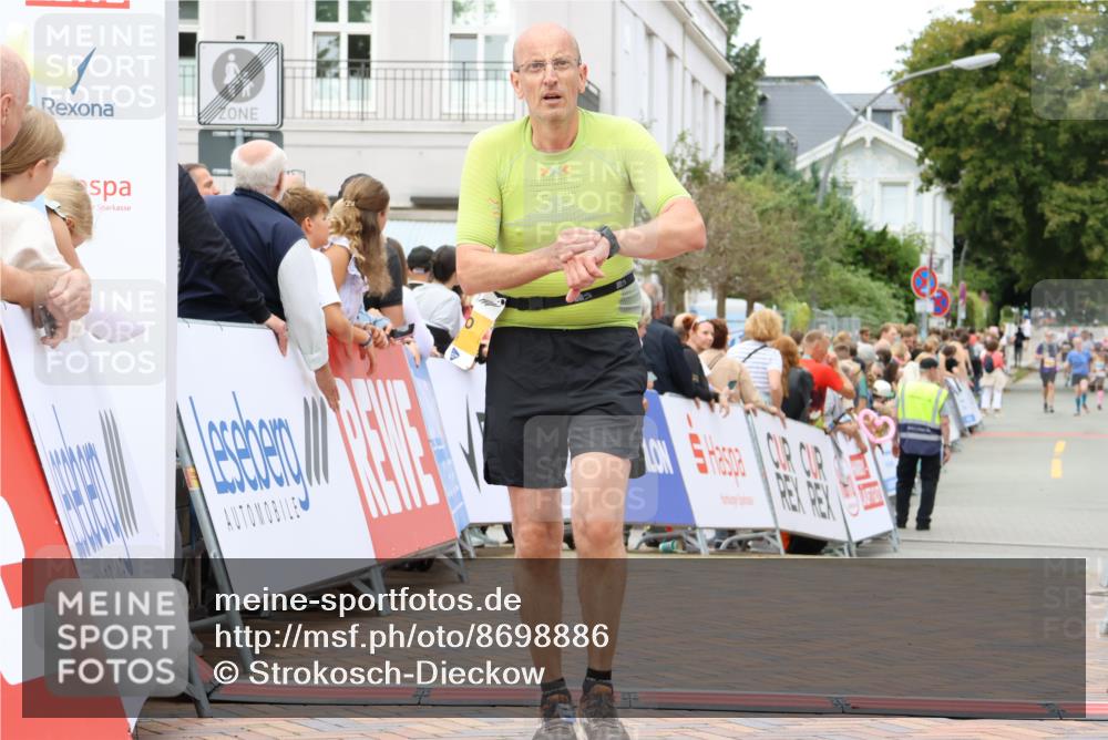 31.08.2025 - 21. Blankeneser Heldenlauf Strokosch-Dieckow http://msf.ph/oto/8698886 31.08.2025 12:48:22 Ziel 5335, 5489 meine-sportfotos.de