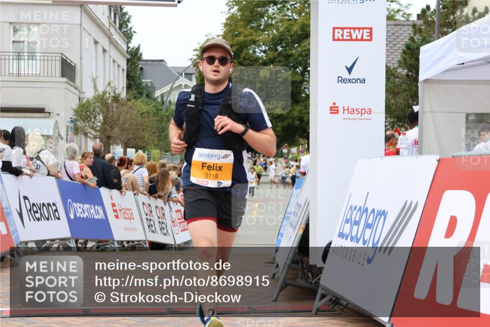 31.08.2025 - 21. Blankeneser Heldenlauf Strokosch-Dieckow http://msf.ph/oto/8698915 31.08.2025 12:48:00 Ziel 5816, 5118, 5537 meine-sportfotos.de