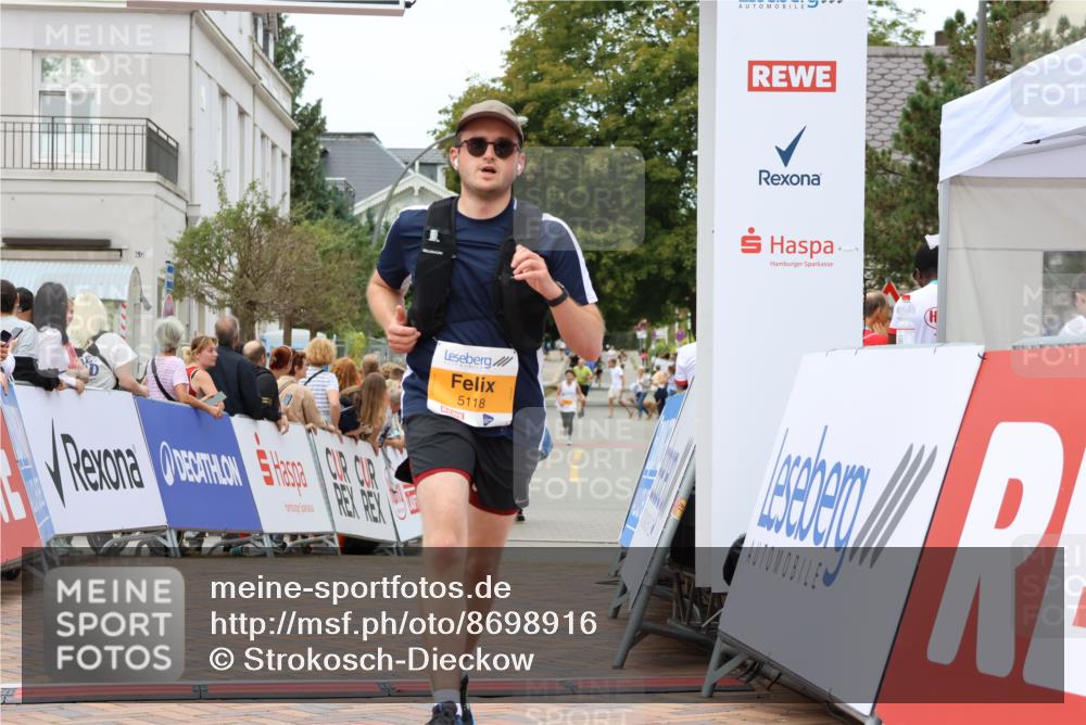 31.08.2025 - 21. Blankeneser Heldenlauf Strokosch-Dieckow http://msf.ph/oto/8698916 31.08.2025 12:48:00 Ziel 5816, 5118, 5537 meine-sportfotos.de