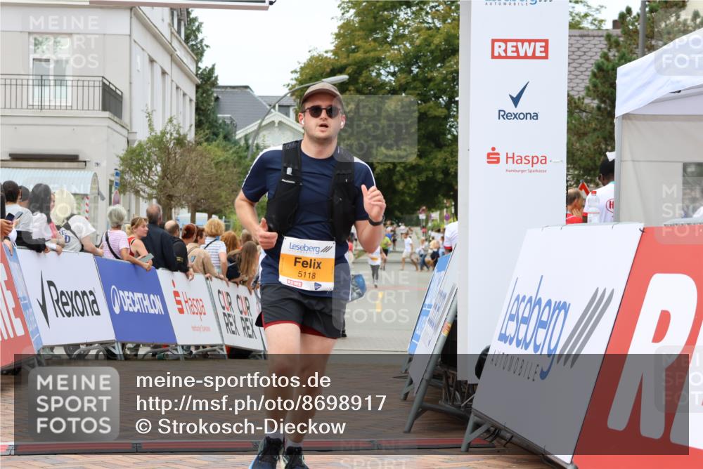 31.08.2025 - 21. Blankeneser Heldenlauf Strokosch-Dieckow http://msf.ph/oto/8698917 31.08.2025 12:48:00 Ziel 5816, 5118, 5537 meine-sportfotos.de