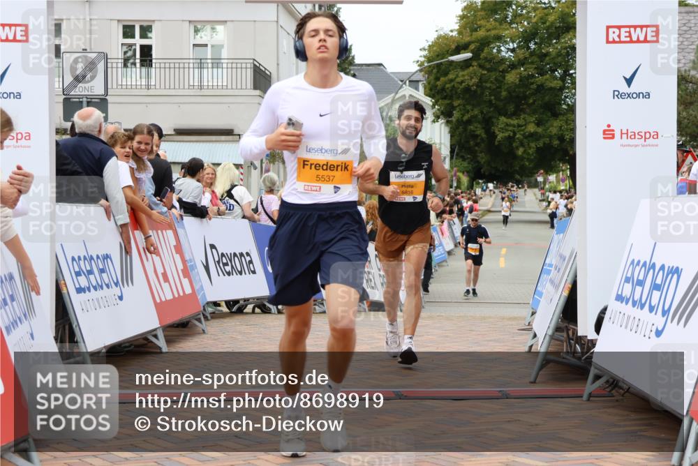 31.08.2025 - 21. Blankeneser Heldenlauf Strokosch-Dieckow http://msf.ph/oto/8698919 31.08.2025 12:47:53 Ziel 5816, 5537 meine-sportfotos.de
