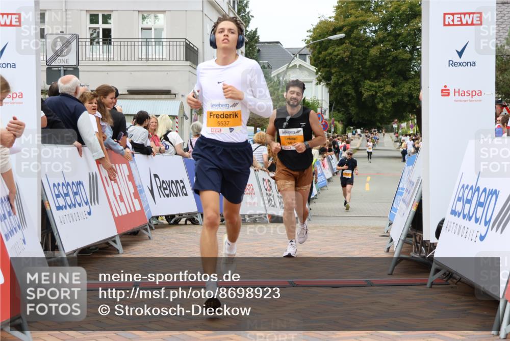 31.08.2025 - 21. Blankeneser Heldenlauf Strokosch-Dieckow http://msf.ph/oto/8698923 31.08.2025 12:47:52 Ziel 5816, 5537 meine-sportfotos.de